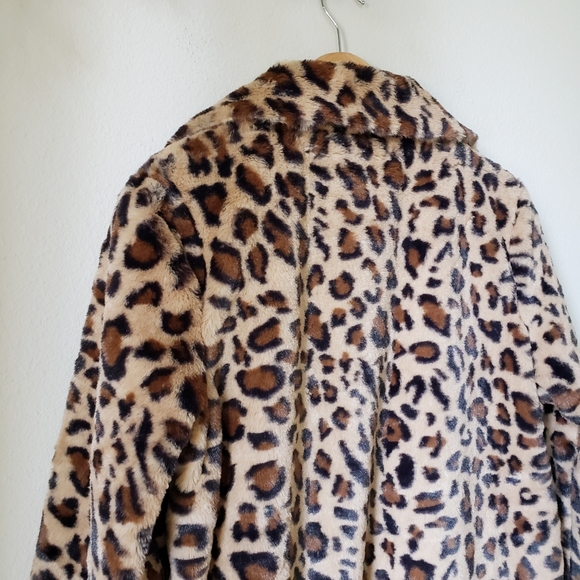 Vegan Fur Leopard Print Coat - Picture 8 of 16